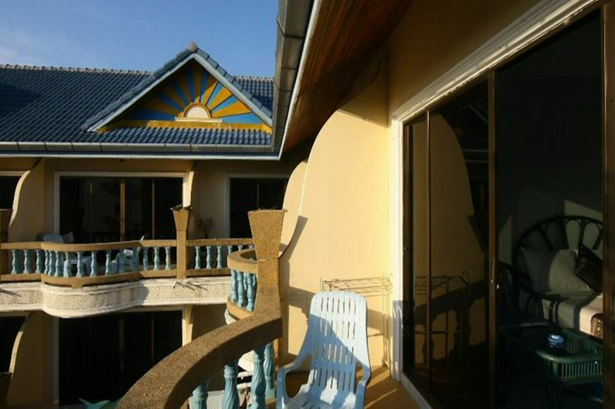 Patong Sunbeach Mansion エクステリア 写真